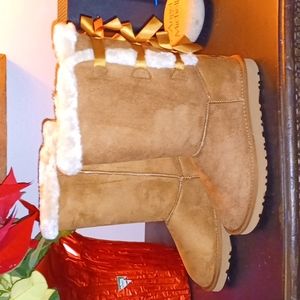 Bailey Bow Boots